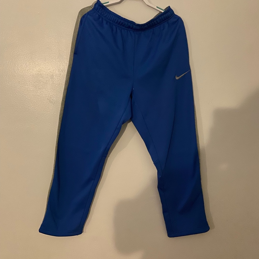 Mens Nike Therma-fit sweatpants very gently worn size L